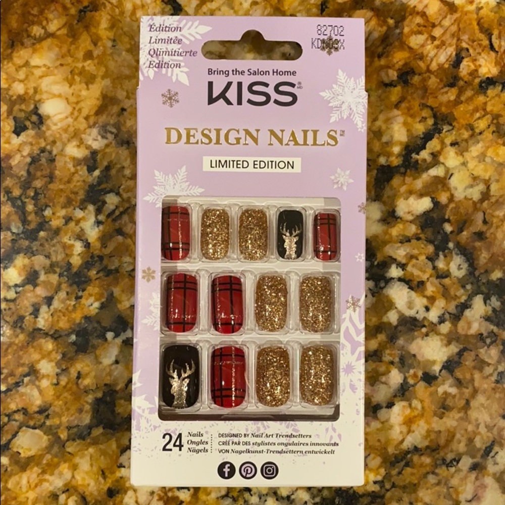 Kiss Limited Edition Christmas glue on nails